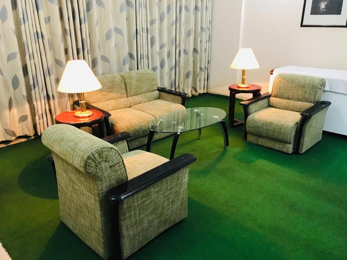 Ambrosia Guest House ダッカ エクステリア 写真
